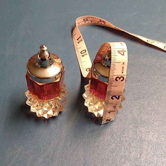 Indiana Glass Silver & Ruby Red Diamond Point Salt and Pepper Shakers - Picture 4 of 4